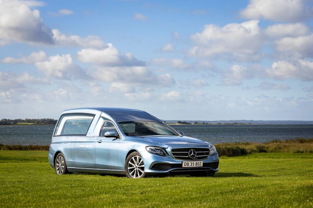 09.22.2025 - Houkjær Rustvogne-037-Mercedes E400 - Lyseblå (Large)