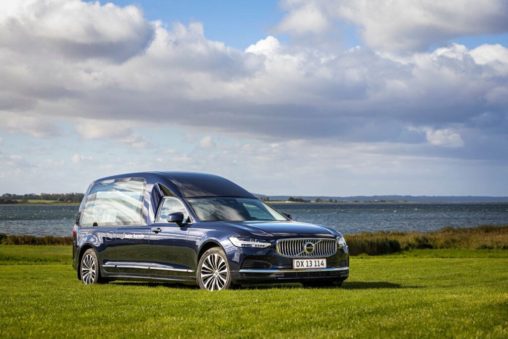 09.22.2025 - Houkjær Rustvogne-051-Volvo V90 - Cavansit Blue (Large)