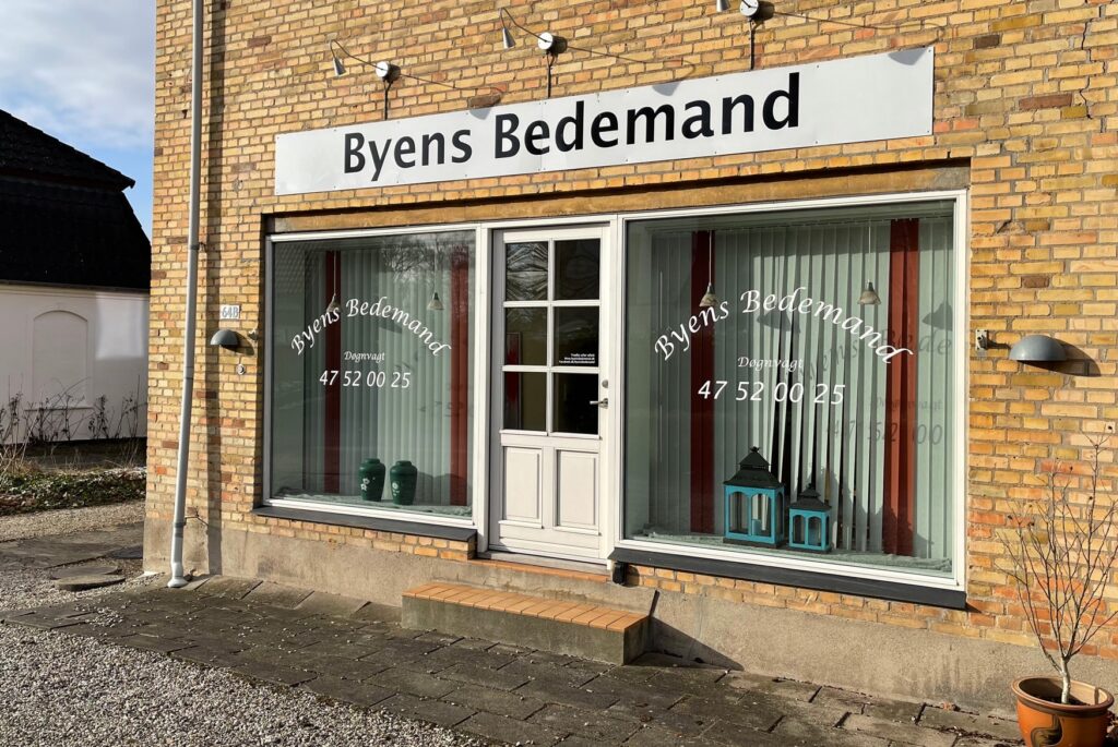 Skibby Begravelsesforretning, Hovedgaden 64B, 4050 Skibby
